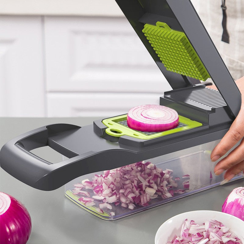 Multifunctional Vegetable + Fruit Cutter